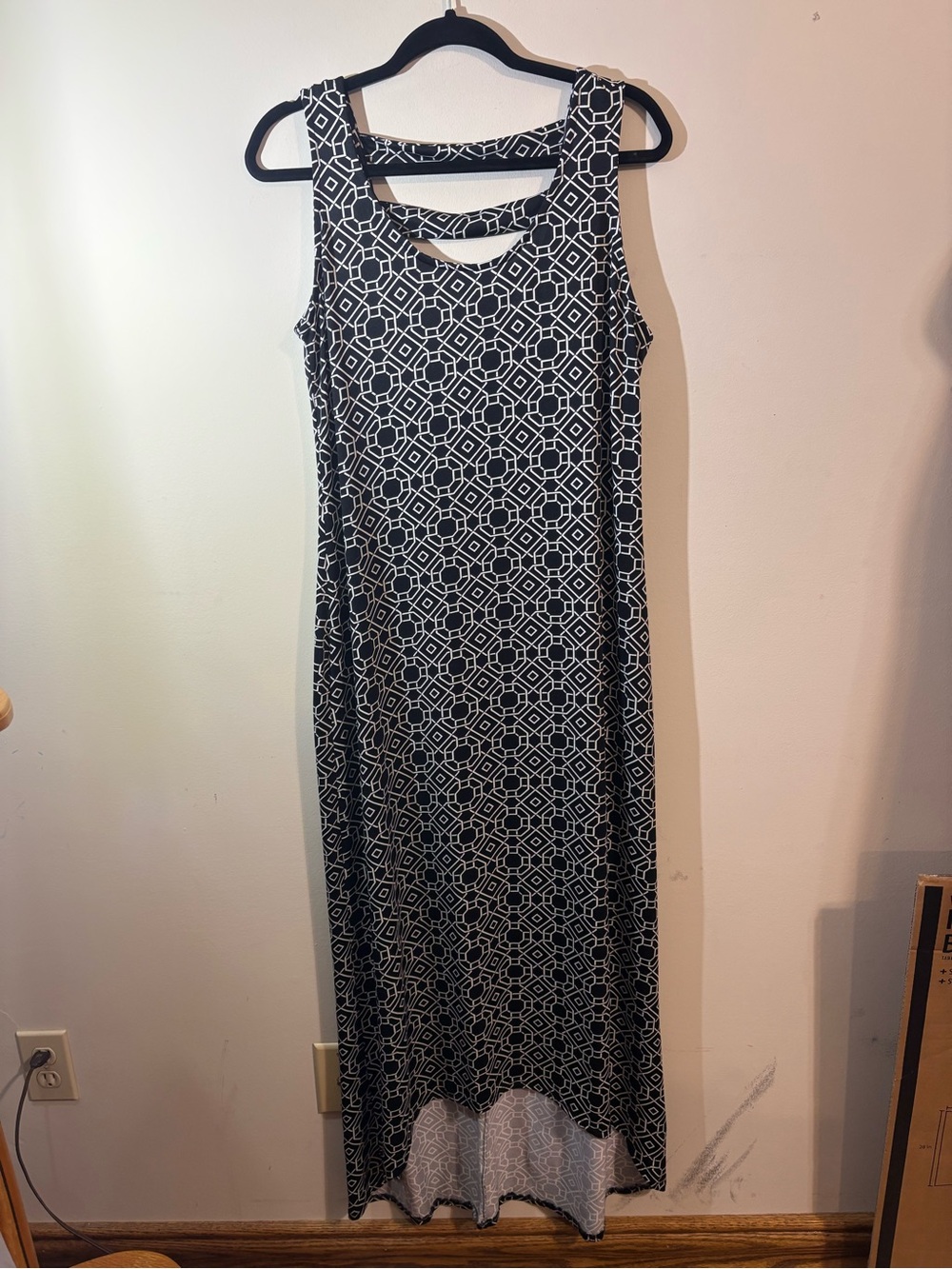 Nina Leonard maxi dress large Summer Black White Geometric Strappy Back high low